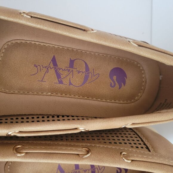 Gloria Vanderbilt Casual Tan Perforated Loafers With Bow 6 - Picture 3 of 7